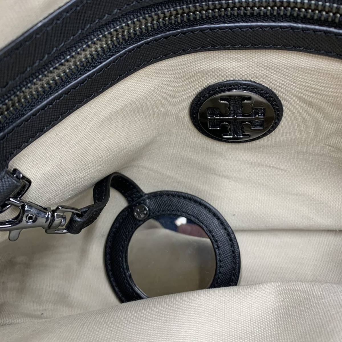 @ 高級感溢れる!! [鏡/ミラー付属] Tory Burch トリーバーチ PVC×レザー ハンドバッグ 手提げ鞄 トートバッグ レディース 婦人鞄 BLK Tory ミラー Burch ミニウォレット トリーバーチミラー Sunglasses