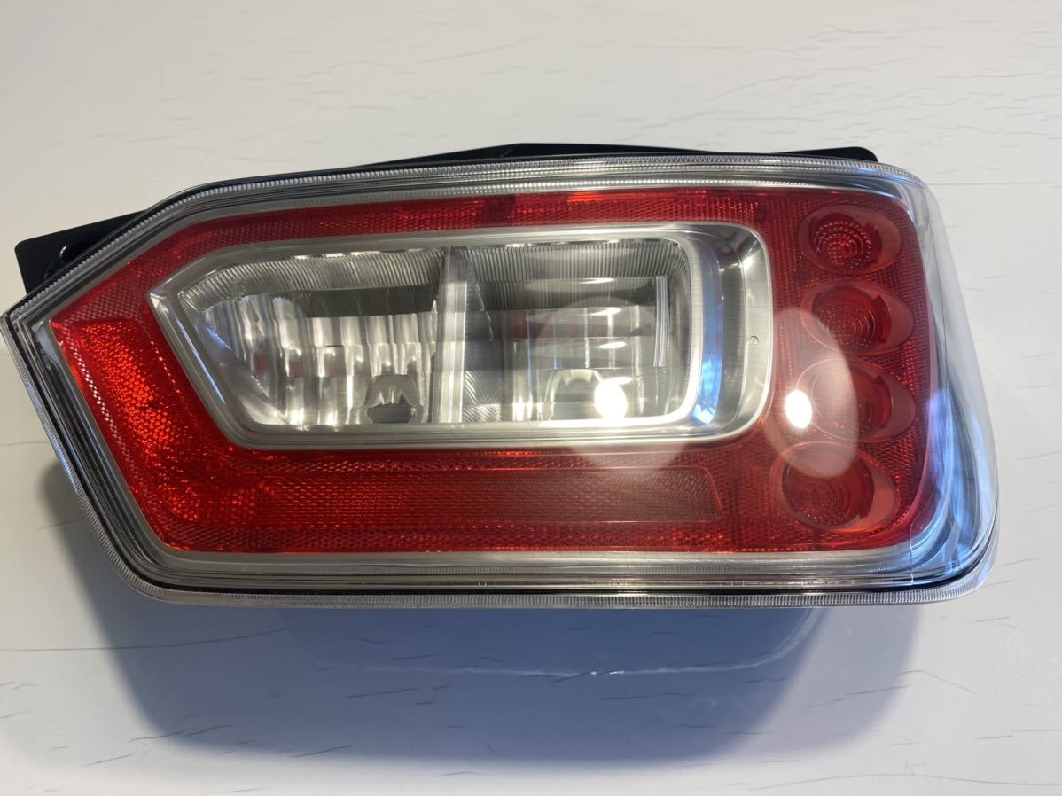 ワゴンR 右テールランプ　ユニット　MH55s MJ55s マツダ　フレア　美品 スズキワゴンR(MH55S.35S)マツダフレア(MJ55S)右テールランプユニット