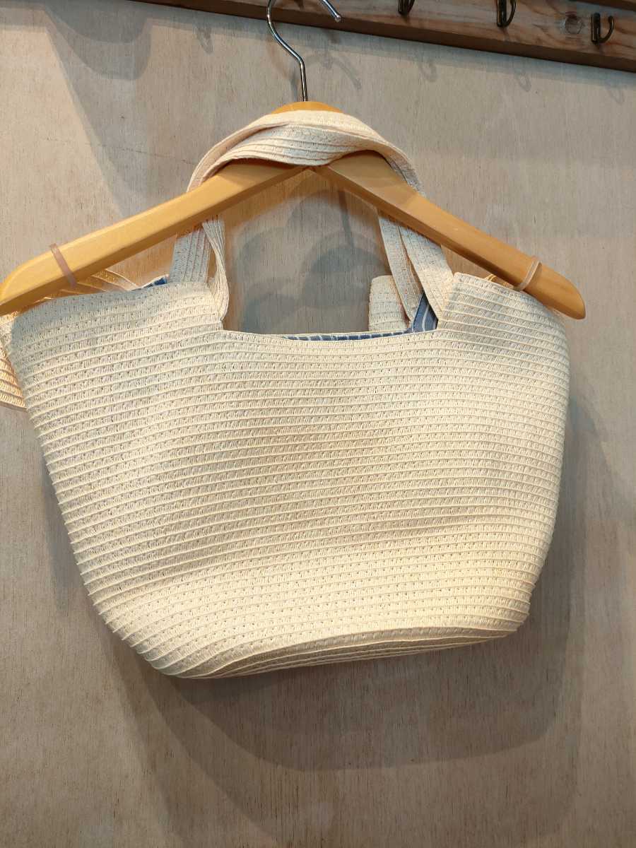 Afternoontea Wardrobe アフタヌーンティー ワードローブ かごバッグ トートバッグ ホワイト系 レディース Tr22 トート バッグ 売買されたオークション情報 Yahooの商品情報をアーカイブ公開 オークファン Aucfan Com