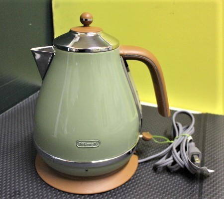 電気ケトル デロンギ De'Longhi ⁄ デロンギ電気ケトル アイコナ