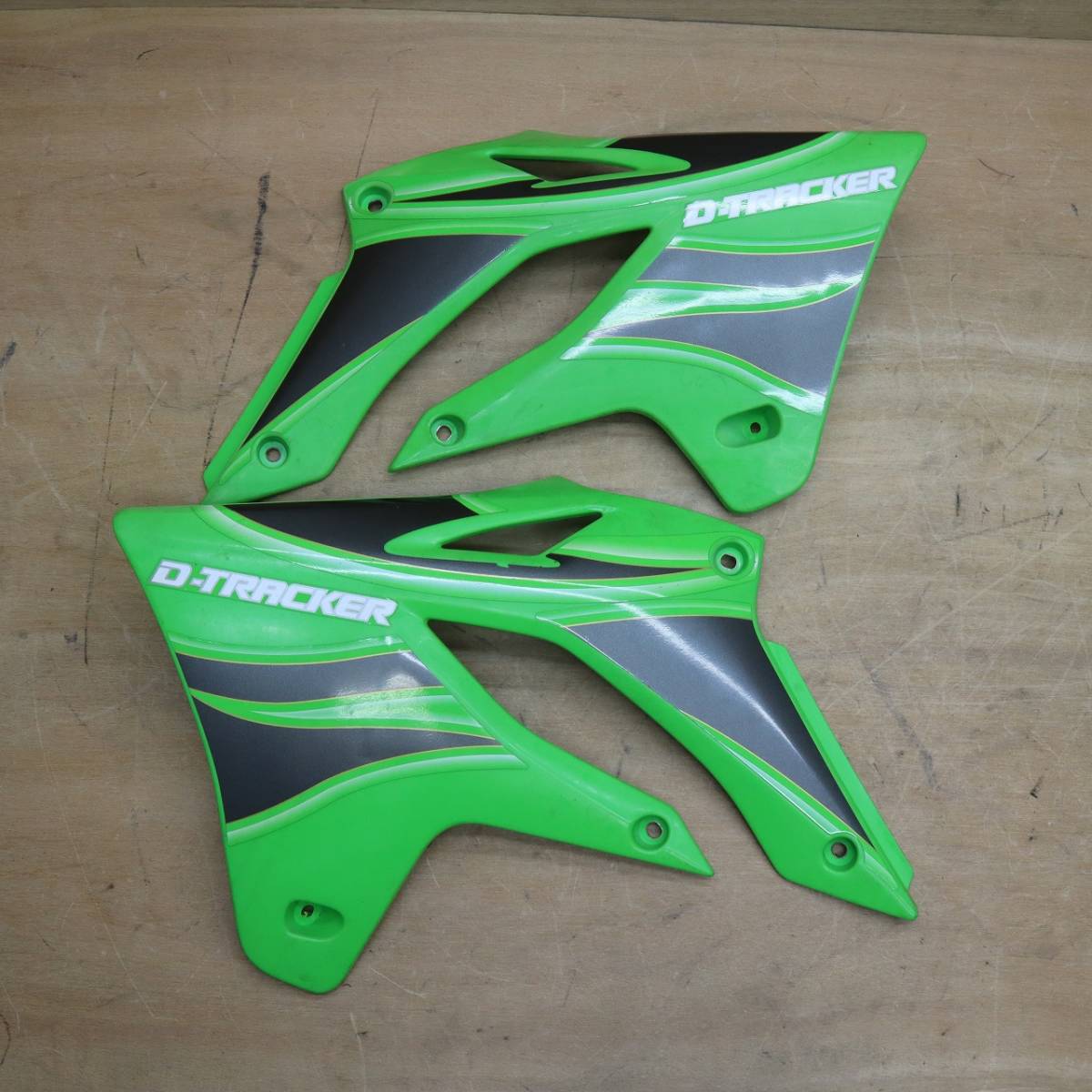 カワサキ Dトラッカー D-Tracker 06年 (KLX250) 純正 カウルセット