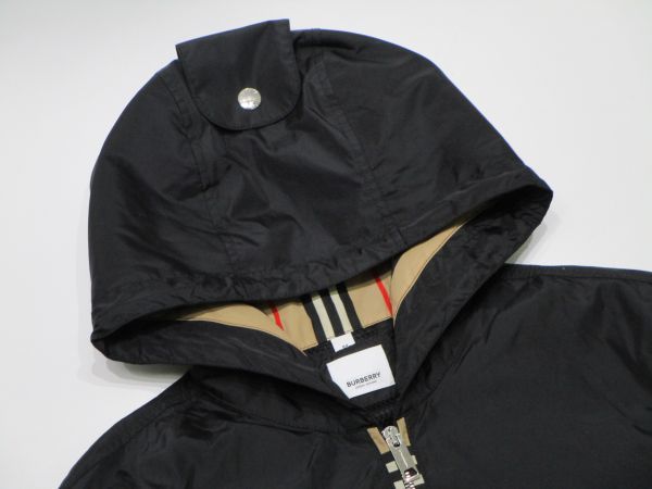 良品　Burberry バーバリー　フードコート　ジャケット　裏ノバチェック 安心交換付き 良品 Burberry バーバリー ナイロンコート ノバチェック