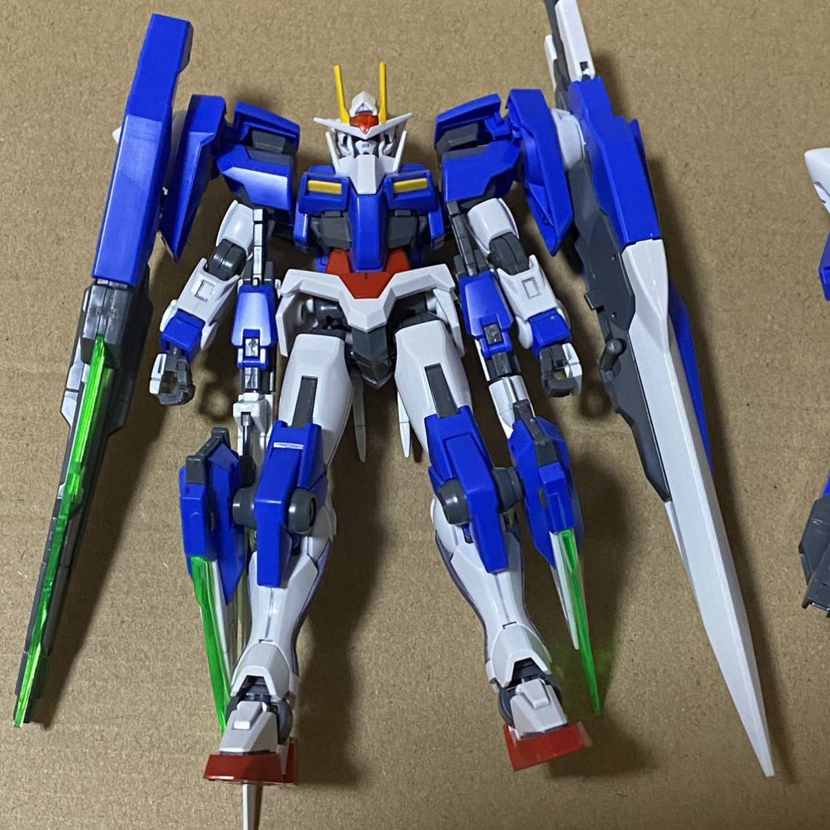 訳アリ】1/144 HG 00ガンダム ダブルオーガンダム ガンダムアストレア