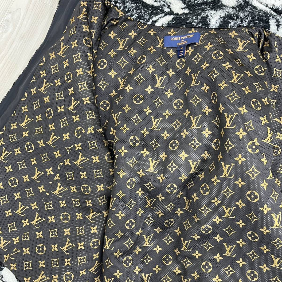 美品 ハンガー付 LOUIS VUITTON ルイヴィトン 21AW フォルナセッティ