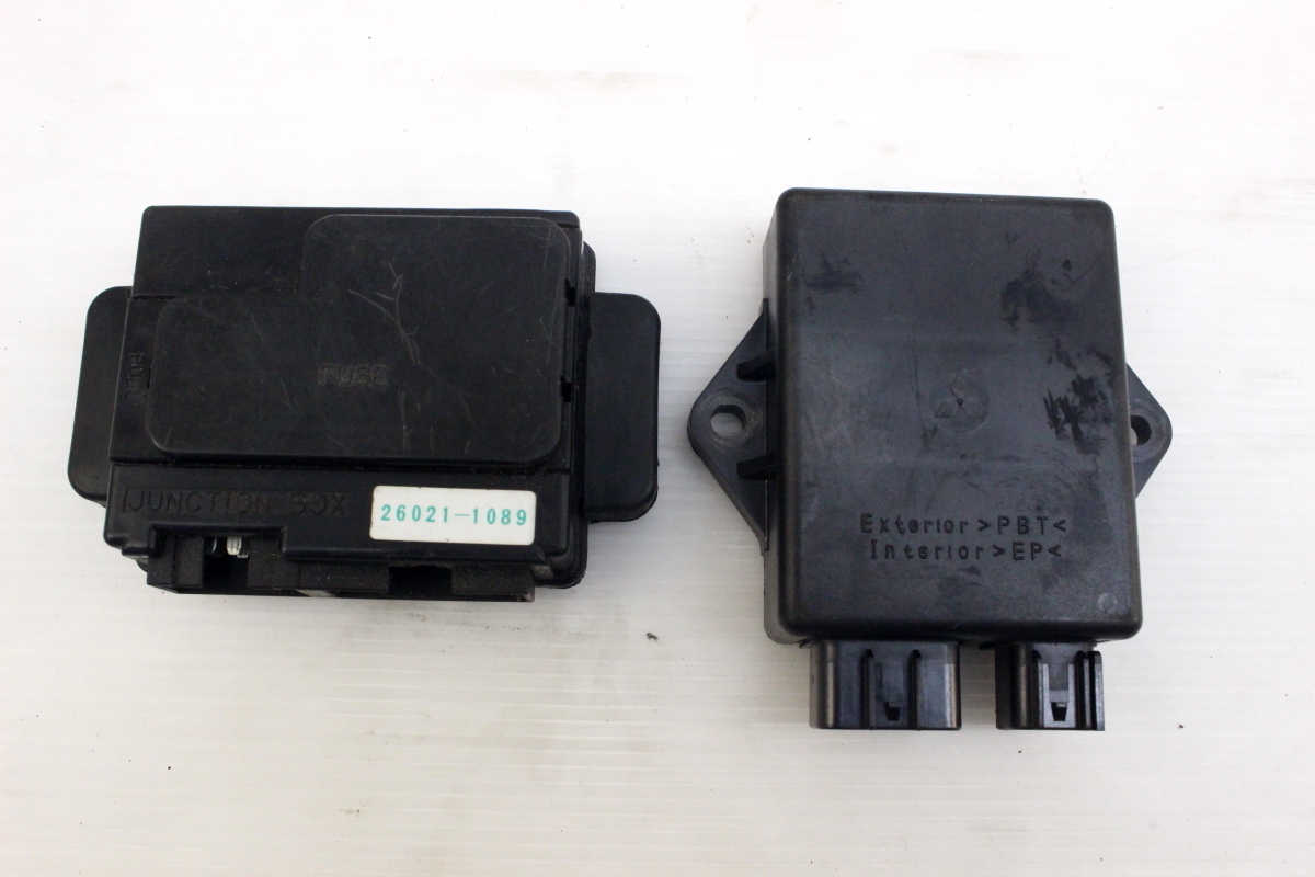 27305 ZX-9R ZX900B-0301** イグナイター ヒューズボックス Ignition