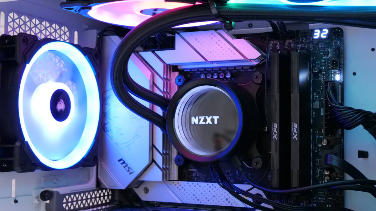 美品 ゲーミングPC Core i7 12700K / RTX3070 / Z690 / DDR5 32GB / M