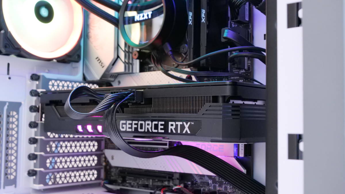 美品 ゲーミングPC Core i7 12700K / RTX3070 / Z690 / DDR5 32GB / M 