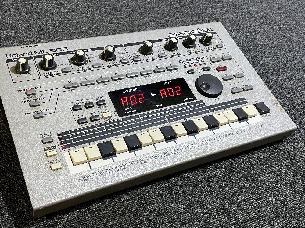 134 名機 Roland MC-303 groove box コンパクト シーケンサー 