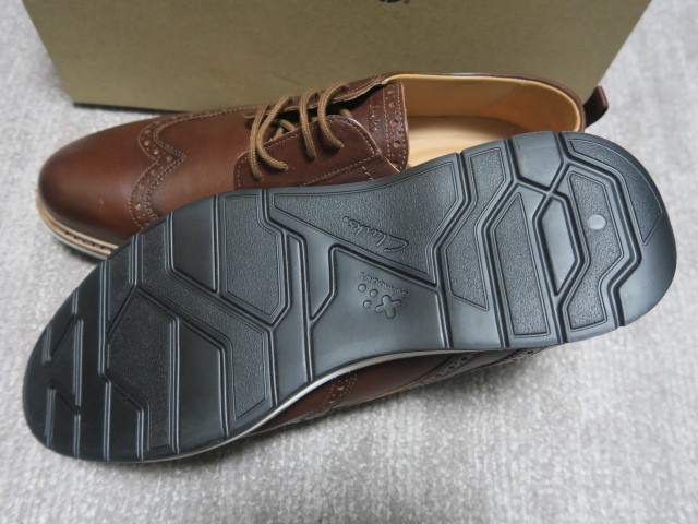 2.5万★試着程度未使用品★箱付 CLARKS クラークス Chantry Wing / キャンティーウィング 天然皮革 本革 UK10 Tan Leather タンレザー -クラークス ワラビー 27.5の中古品 ATLハイクアップウォータープルーフ 来年200周年を迎えるクラークスの2024年秋冬シーズンの舞台はTOKYO \u201c靴を売らない\u201d接客と個の声を尊重する独自
