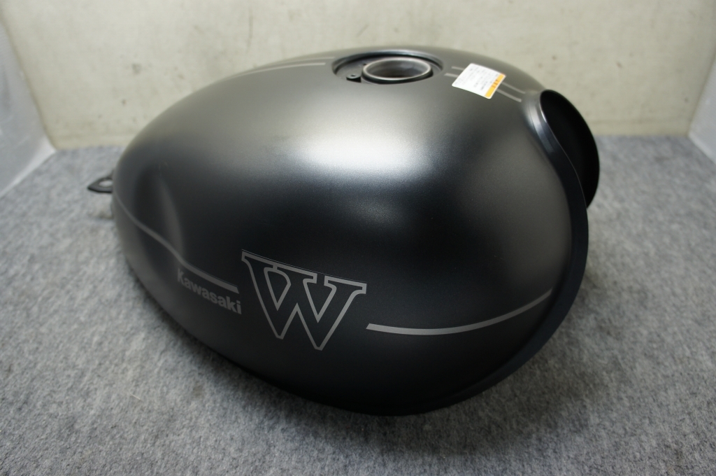 W800ストリートカワサキ純正 ガソリンタンク - W800 2021モデル