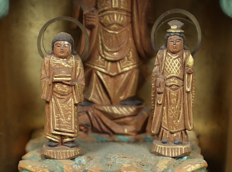 都涼音】仏教美術 木造 金彩細工 毘沙門天 三尊 仏像 厨子入り 希少 