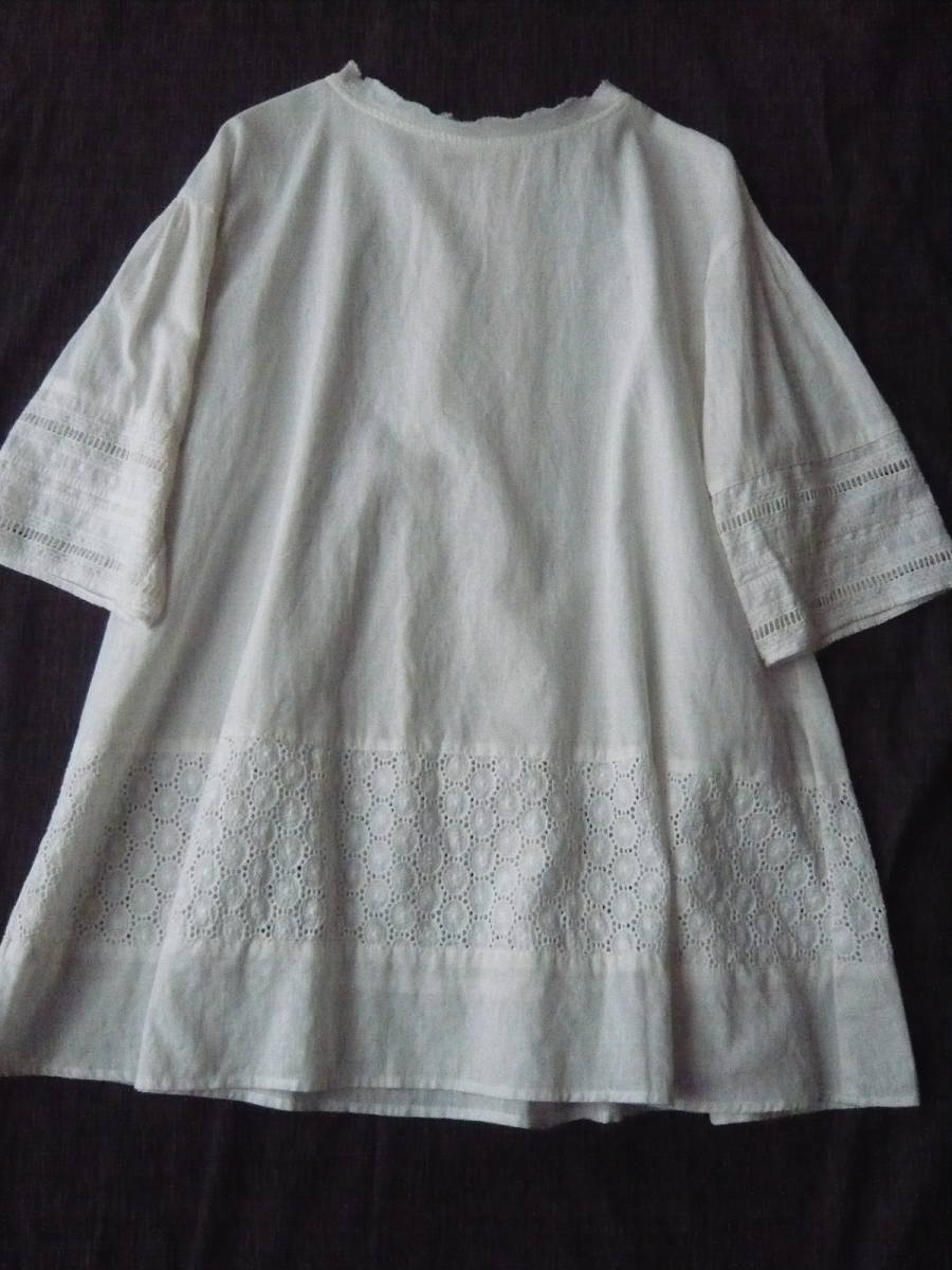 美品　コンジェペイエ　リネン混　レース付き　チュニック　7分袖 - コンジェペイエ 機能付リネン混レース使いシャツチュニック 新品未使用タグ付き ご愛用様お勧め Unblend│MONO