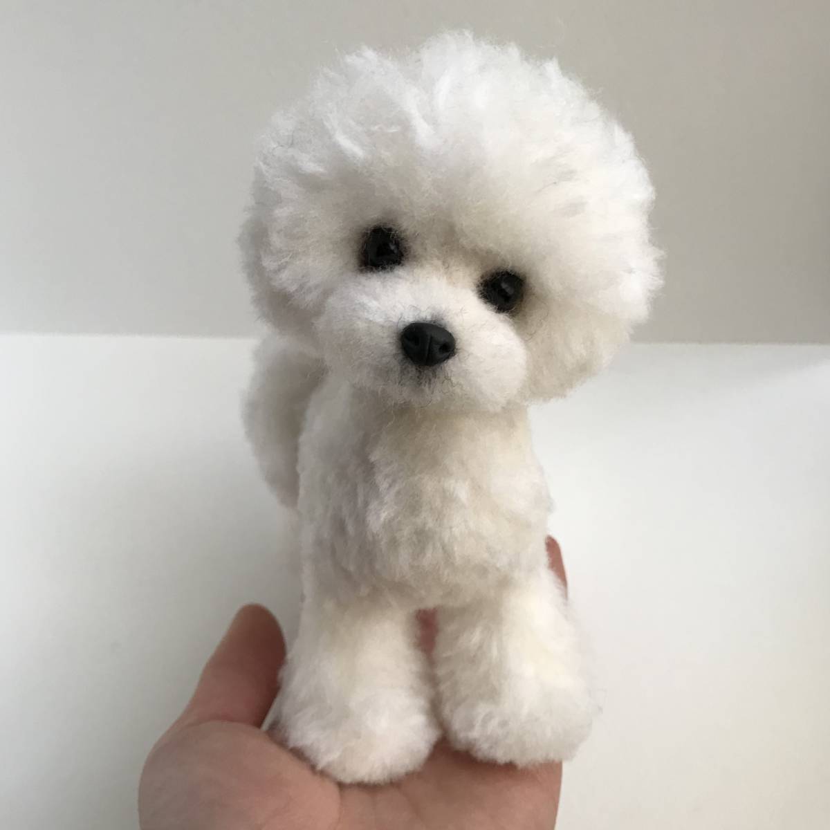 羊毛フェルト 犬 トイプードル プードル トイプー 白 ホワイト