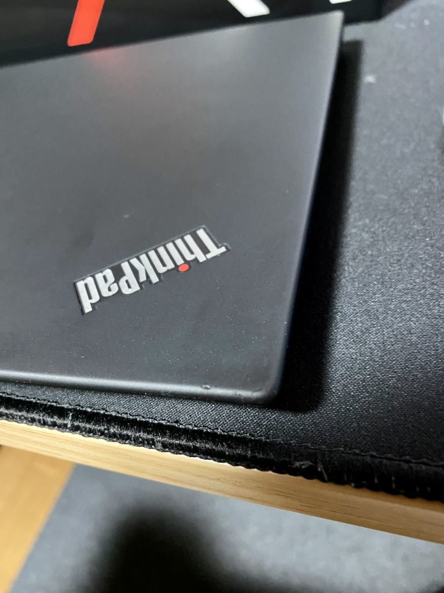 Lenovo ThinkPad X1 Carbon 5th Gen / 8GB メモリ / Core i7 7500