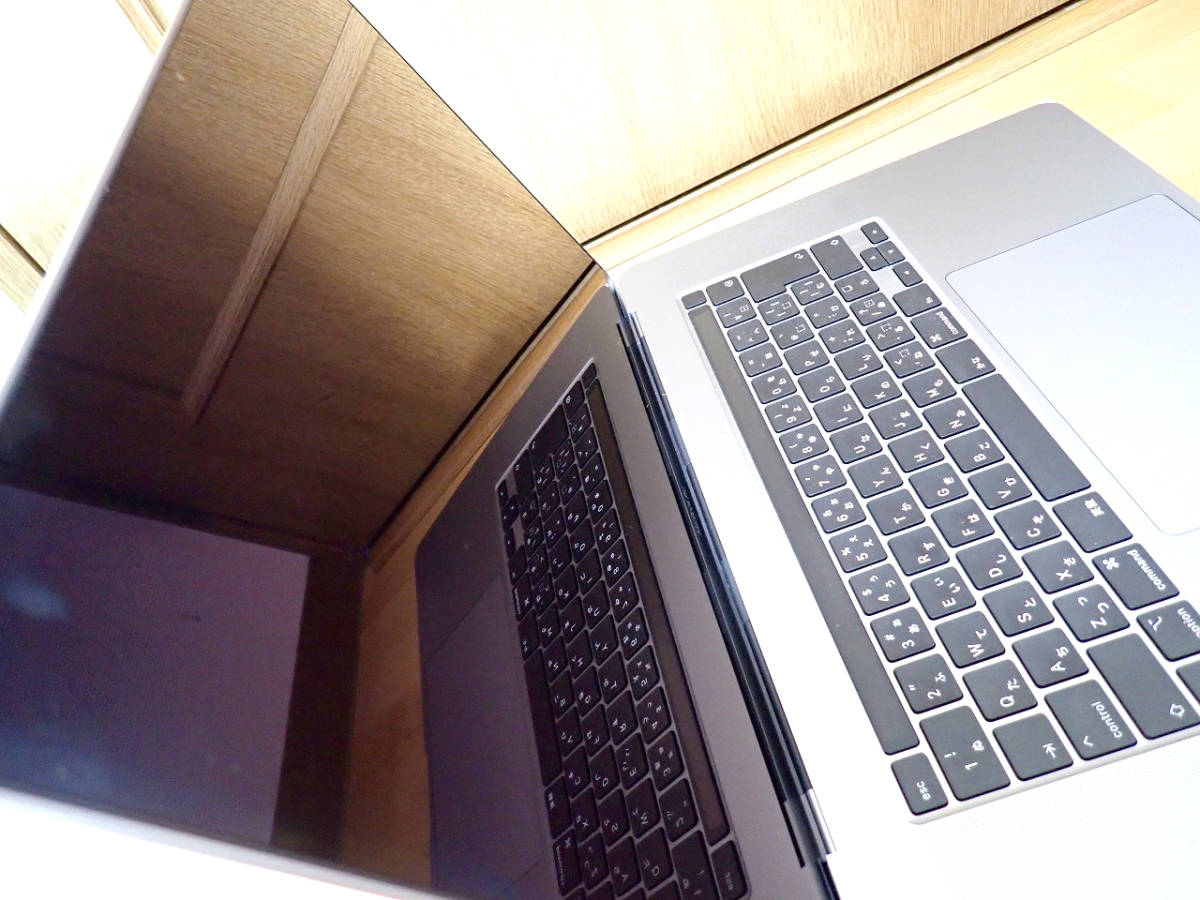 中古美品 MacBook Pro Apple MVVJ2J/A Core i7 2.6GHz メモリ 16GB SSD 
