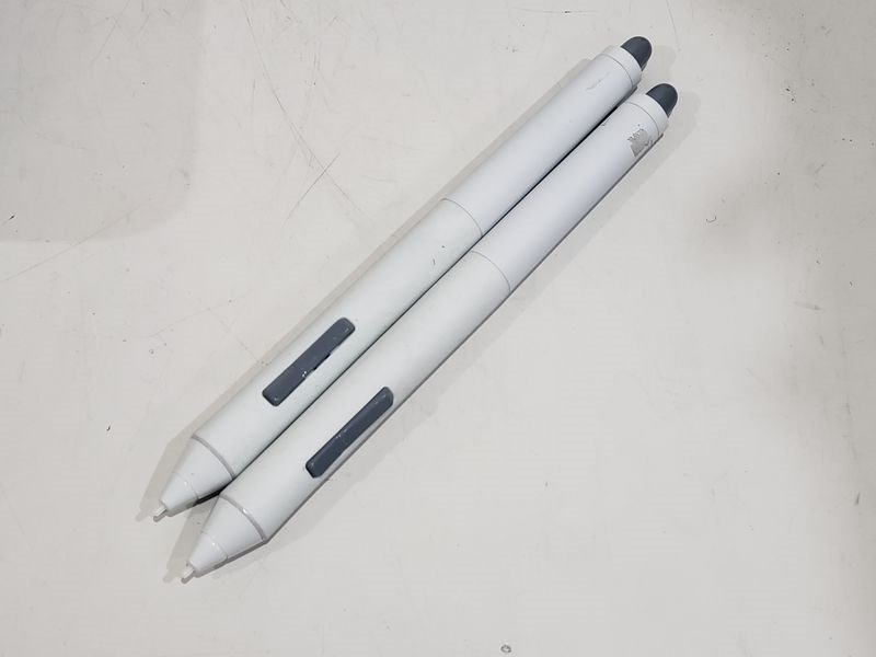 現状品] WACOM 21.5型液晶ペンタブレット DTK-2241/L 電磁誘導方式