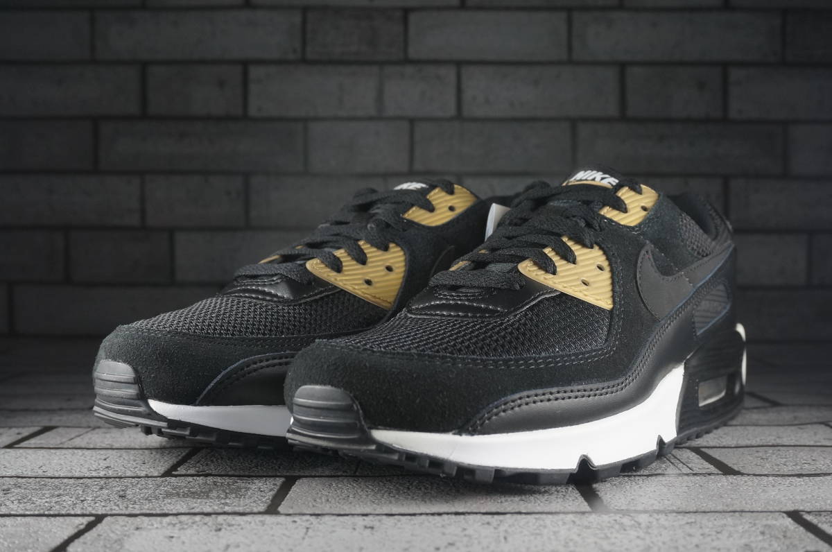  NIKE AIR MAX 90 DM7557-001 エア マックス 黒&times;金 US10(28.0cm)｜売買されたオークション情報、yahooの商品情報をアーカイブ公開 - オークファン 28.0cm