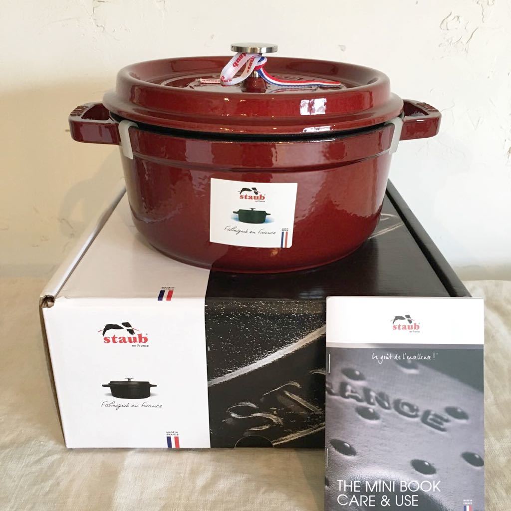 未使用品 箱入り staub 両手鍋 ストウブ ワインレッド 24cm STAUB 未使用品 箱入り staub 両手鍋 ストウブ ワインレッド 24cm STAUB