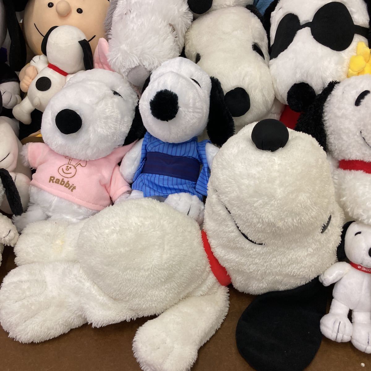 Yk285 Peanuts スヌーピー ぬいぐるみ 大量セット 34点 まとめ売り 現状品 ユニバーサル Usj アンディ マスコット Big 寝そべり プライズ スヌーピー 売買されたオークション情報 Yahooの商品情報をアーカイブ公開 オークファン Aucfan Com