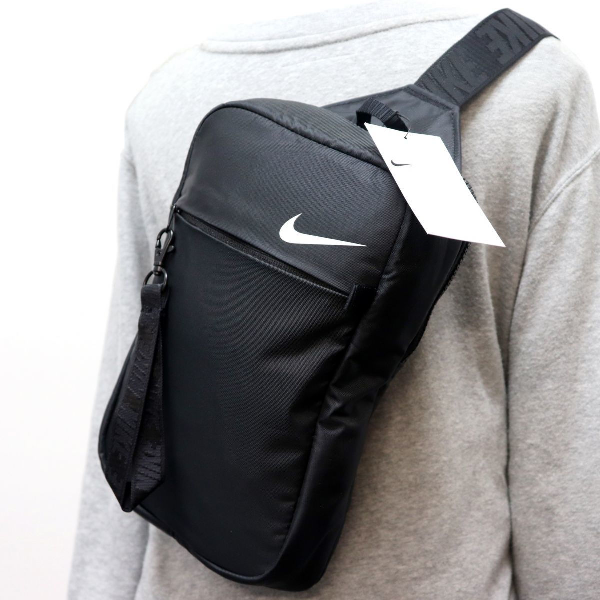 ☆ナイキ NIKE 新品 メンズ ロゴ入り オシャレ カジュアル ボディ 