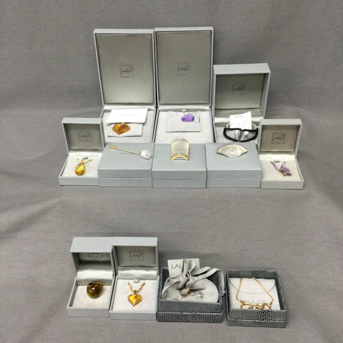 LALIQUE ラリック リーフモチーフ イヤリング グリーン系 クリスタル