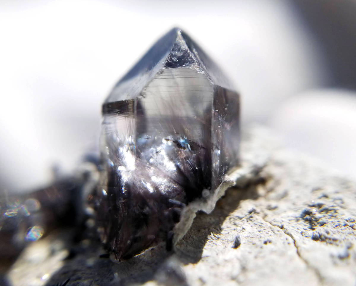 ルチル 原石 ラフストーン 天然石 金紅石 クォーツ 水晶 ポイント