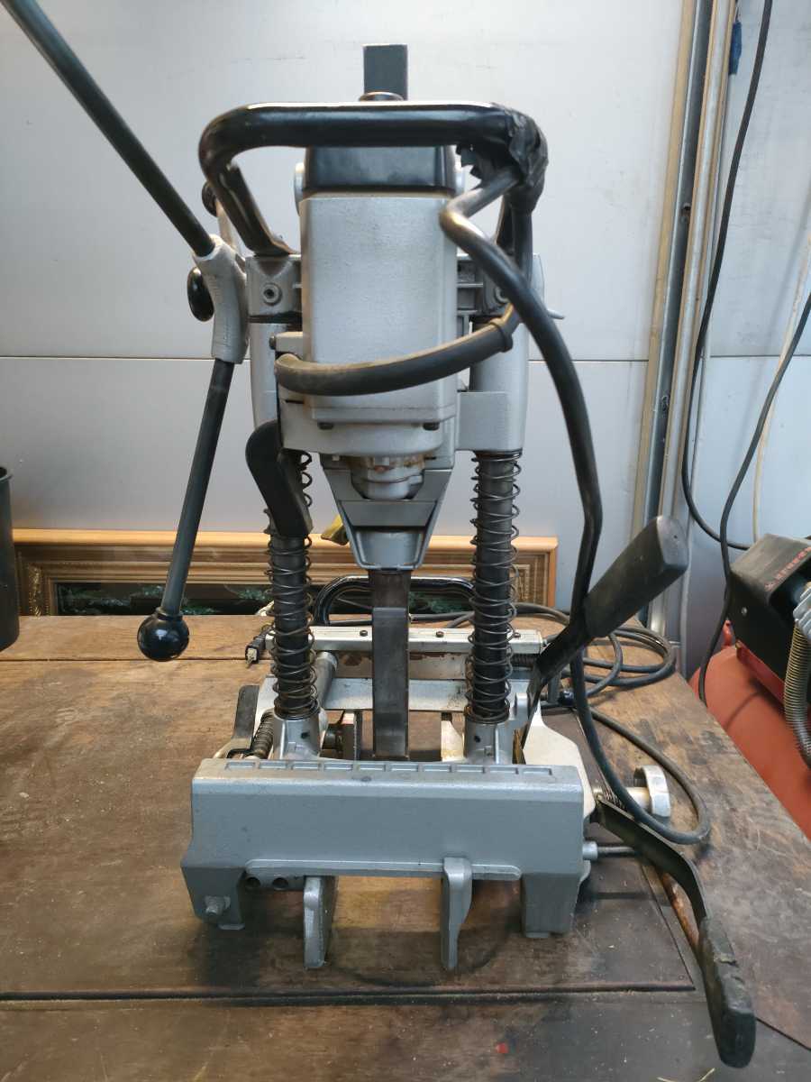 マキタ makita 155mm 5寸カクノミ 7305H 角のみ 角ノミ 木工 穴あけ 整備品 動作品 電動工具 大工道具 マキタ 7305 5寸カクノミ ウエダ金物【公式サイト】