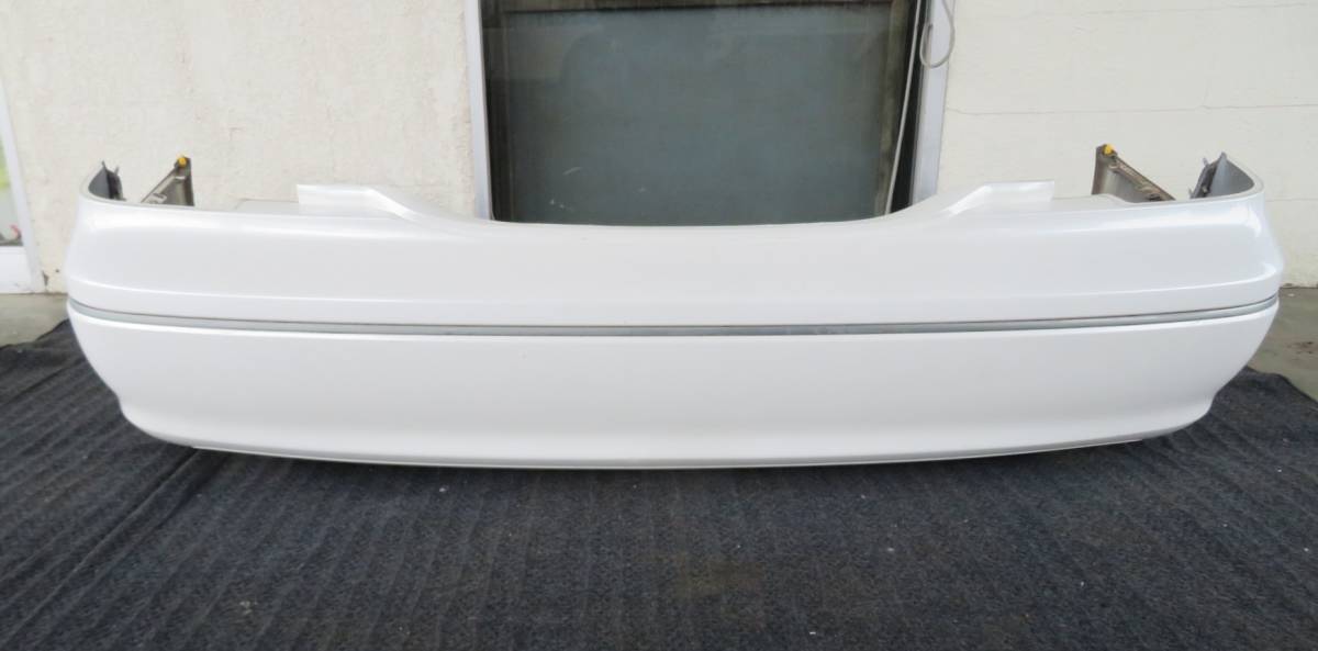 37355 トヨタ　セルシオ　UCF30 前期　純正　リアバンパー　白