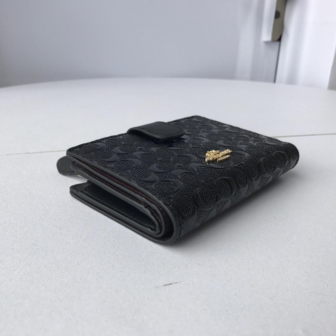 新品□コーチ COACH□デボスド シグネチャー パテント レザー