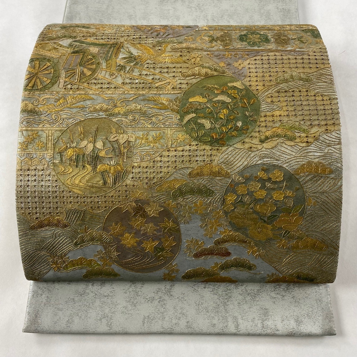 【新品，高品質】 袋帯 秀品 草花 御所車 金糸 金彩 銀色 お太鼓柄 正絹(仕立て上がり)｜売買されたオークション情報、yahooの商品情報をアーカイブ公開 - オークファン 仕立て上がり