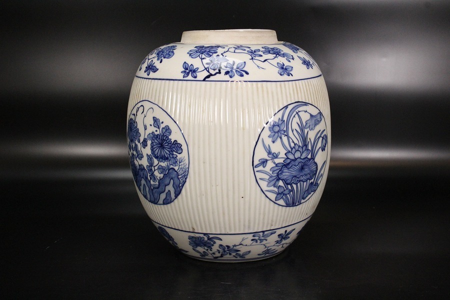 銀閣中国美術 青花 纏枝蓮花紋 蓋物 旧家蔵出(ZD638) 故宫博物院 壷 |