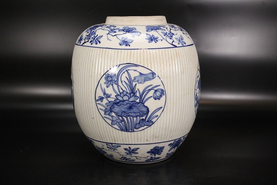 銀閣中国美術 青花 纏枝蓮花紋 蓋物 旧家蔵出(ZD638) 故宫博物院 壷 |