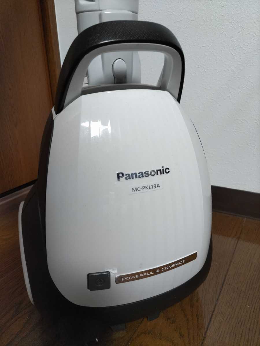 Panasonic 紙パック式掃除機 パナソニックMC-PKL19A-W　ホワイト 