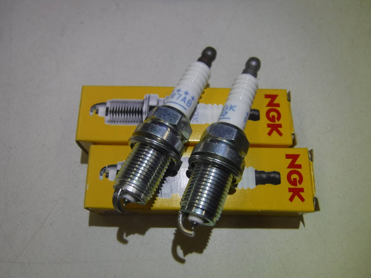 PFR7AB Spark Ski-Doo New Plug, NGK 0 OEM OEM, : Ski com 