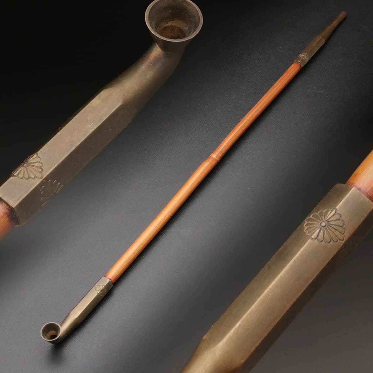 HV055 時代物 銅製 菊菱紋 長煙管 全長41cm 重50g・花魁煙管・竹羅宇銅 
