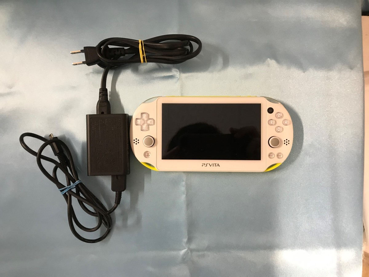 □□SONY PS vita 2000 本体 充電コードのみ PHC-2000□□(PS Vita本体 