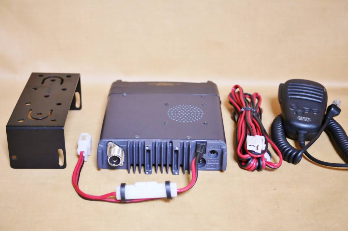 YAESU/スタンダード　FT-8800　美品　144/430MHz　20W　受信改造済み　新スプリアス規定機種　マイクMH-42B/車載ブラケット付き　無線機