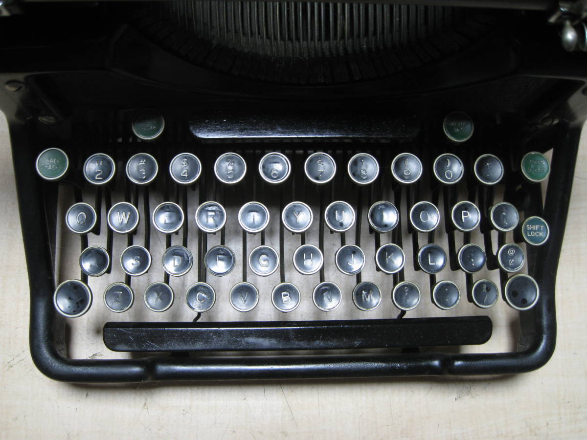 動作印字可 Underwood アンダーウッド製のアンティークタイプライター 