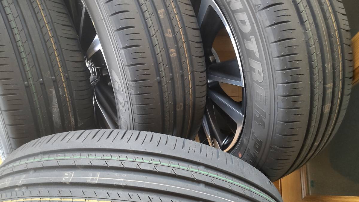 超美品 新車外し 新型 80ハリアー Gグレード 純正 225/60R18 Gグレード 