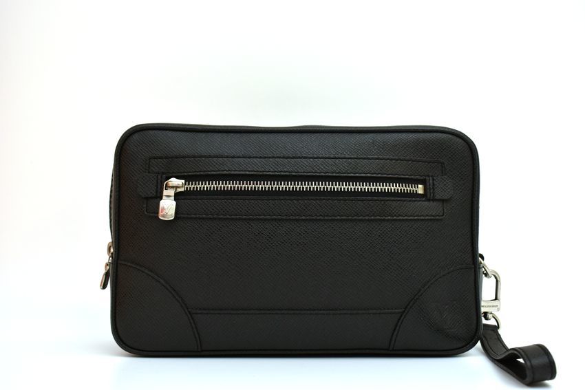 LOUIS VUITTON ルイ ヴィトン タイガ パヴェル セカンドバッグ　黒 ルイヴィトン スーパーコピー バッグ タイガ パヴェル セカンドバッグ