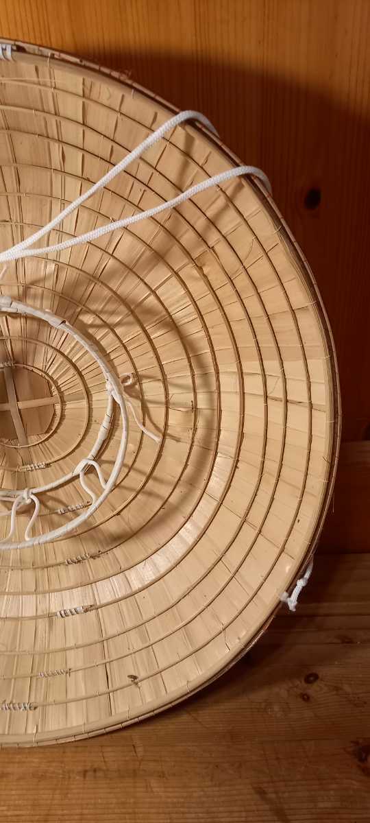 昭和レトロな藁菅製品 古い藁編みの笠と比較的新しい菅笠 みのかさ すげがさ 実用可だがコレクションに 古民具農具小道具 朝来佐嚢 その他 売買されたオークション情報 Yahooの商品情報をアーカイブ公開 オークファン Aucfan Com