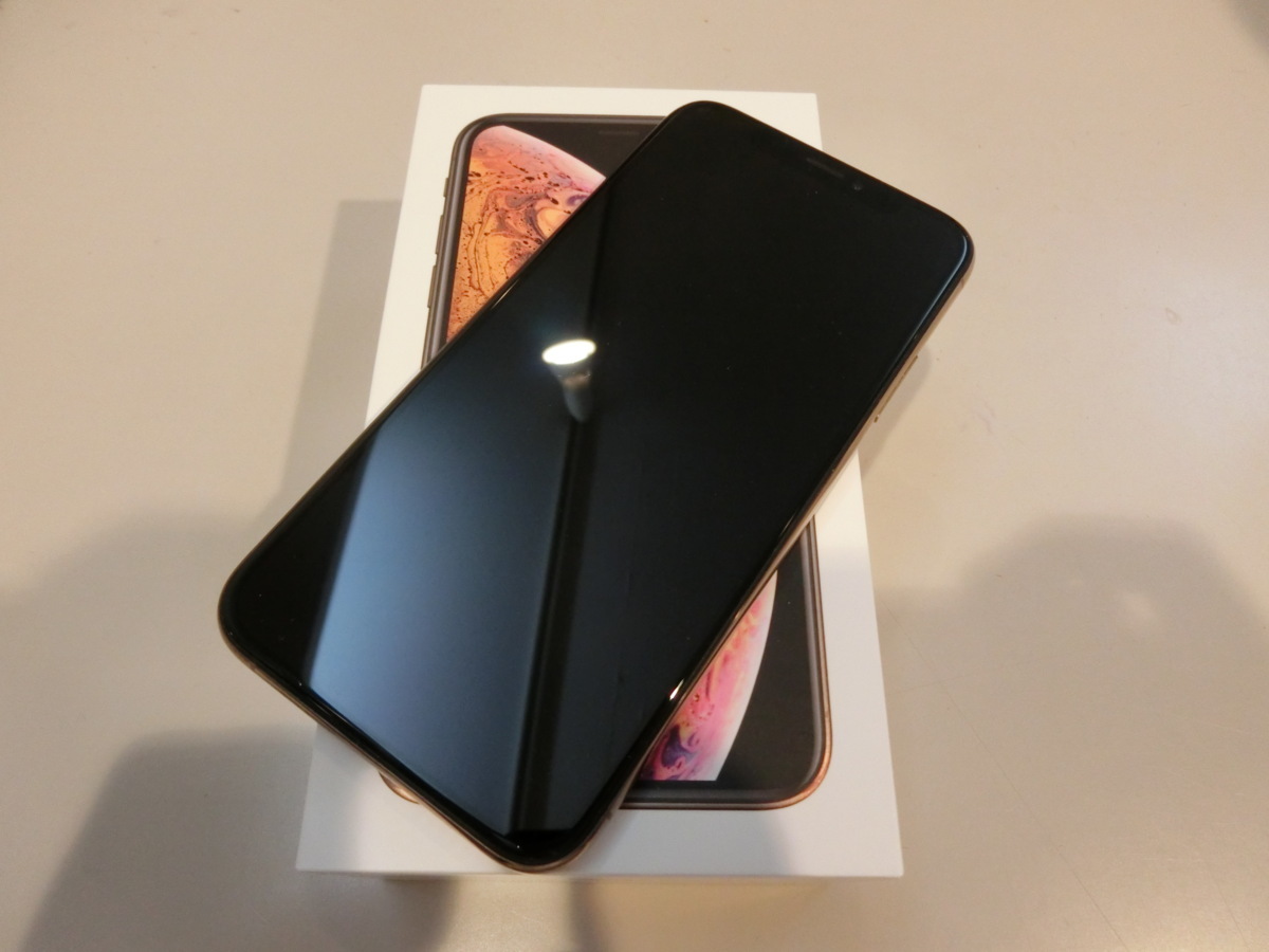 驚きの破格値，定番人気】 SIMフリー☆iPhoneXs 64GB ゴールド 中古品☆