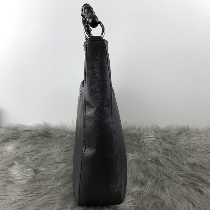 PRADA ワンショルダーバッグ 肩掛け ロゴ型押し ハーフムーン レザー 