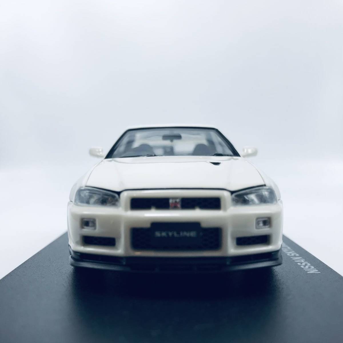 絶版 京商 1 43 00年型 R34系後期 スカイライン Gt R Vスペックii Rb26dett ホワイトパール エンジン付ボンネット開閉モデル w 乗用車 売買されたオークション情報 Yahooの商品情報をアーカイブ公開 オークファン Aucfan Com