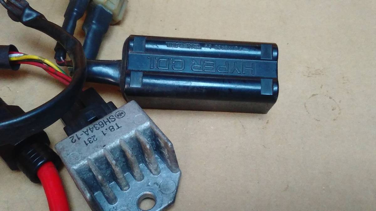 ホンダ純正　メインハーネス　１２V　付属あり 12V モンキー 純正 ホンダ純正12VモンキーハーネスケーブルAタイプ – 動作