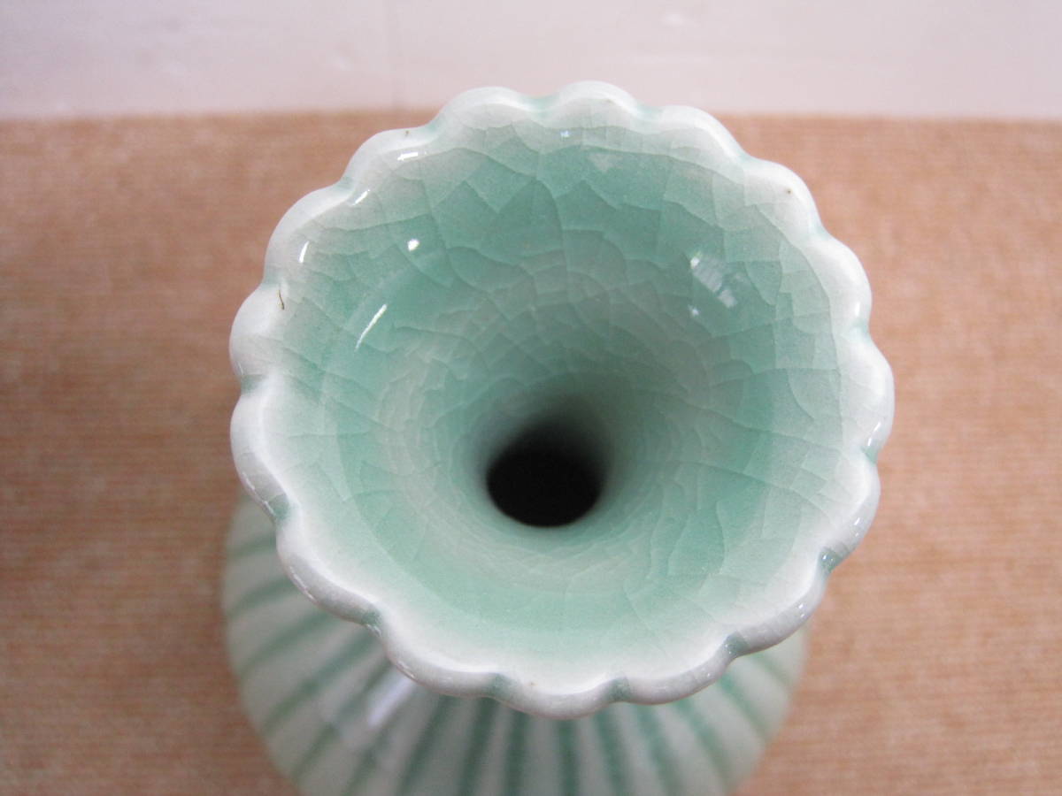 △整理1△韓国青磁 申相浩 松南 釜谷陶房 菊型 壺? 花瓶△中古品