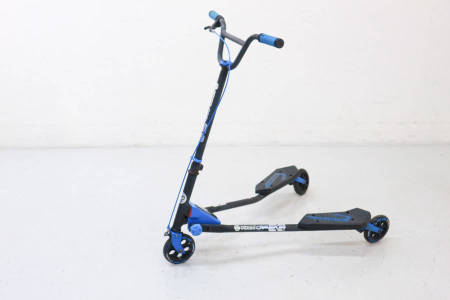☆Y FliKER CARVER C3☆Yフリッカー☆ドリフトスクーター キックボード
