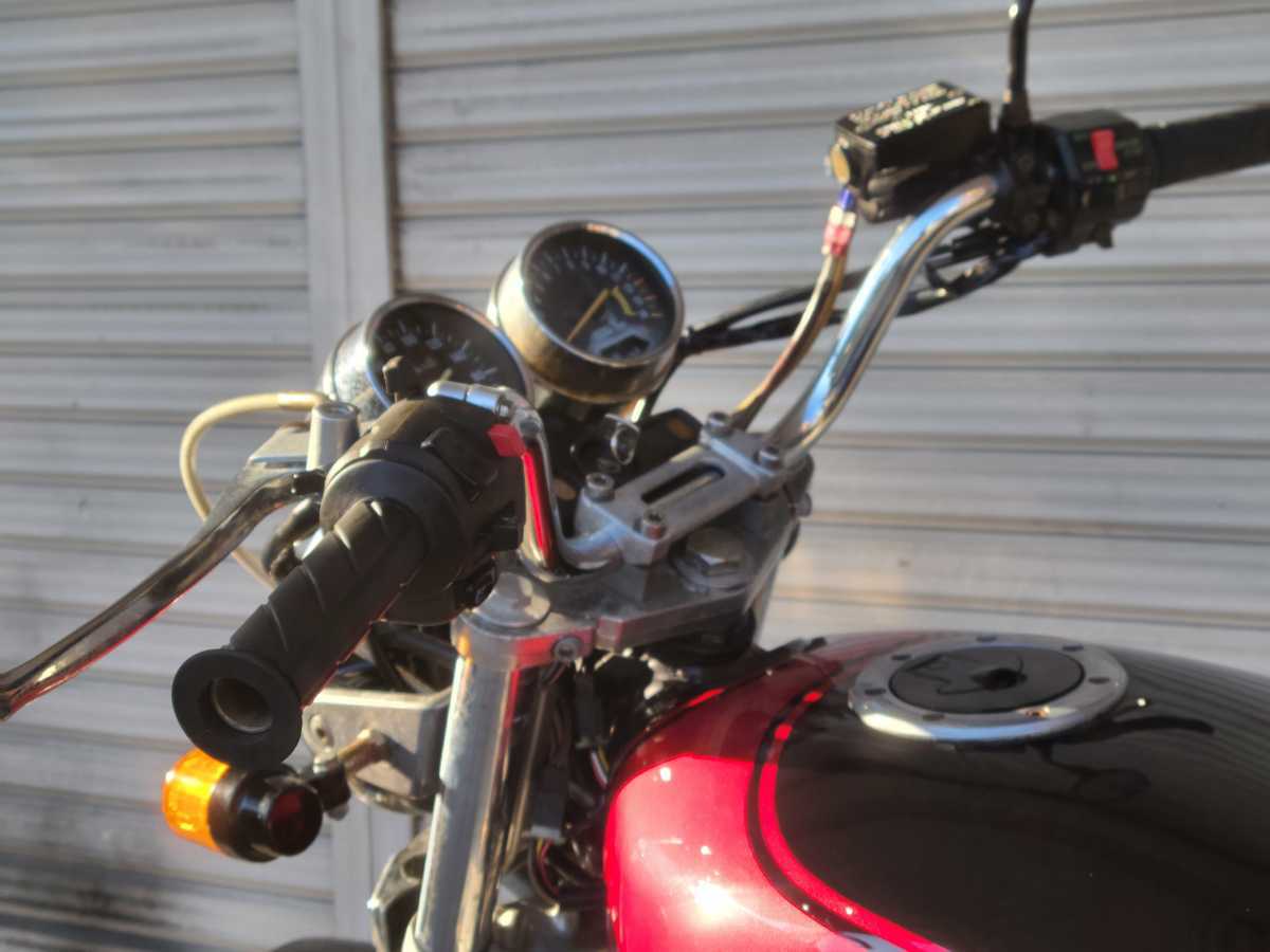 KAWASAKIゼファー400カスタム車両足回りワンオフ加工？後期型C6外装