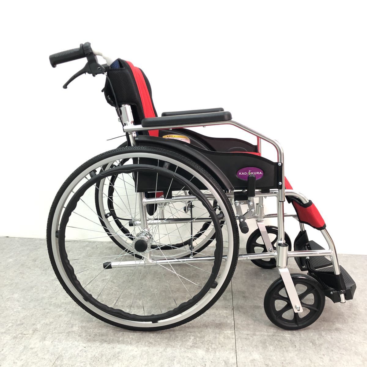 □KADOKURA カドクラ 自走式車椅子 軽量 折りたたみ 車椅子 介護
