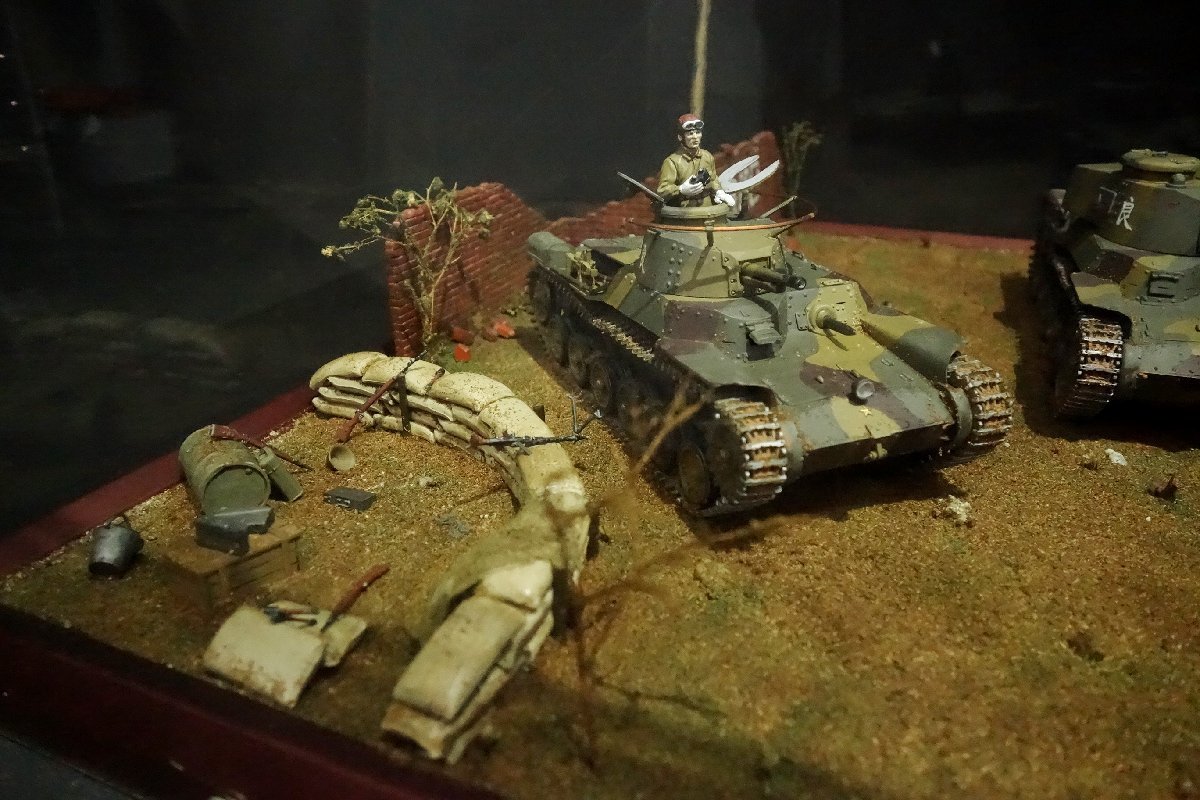 お得，得価 ★戦車２台 ジオラマ 97式戦車 ケース入り